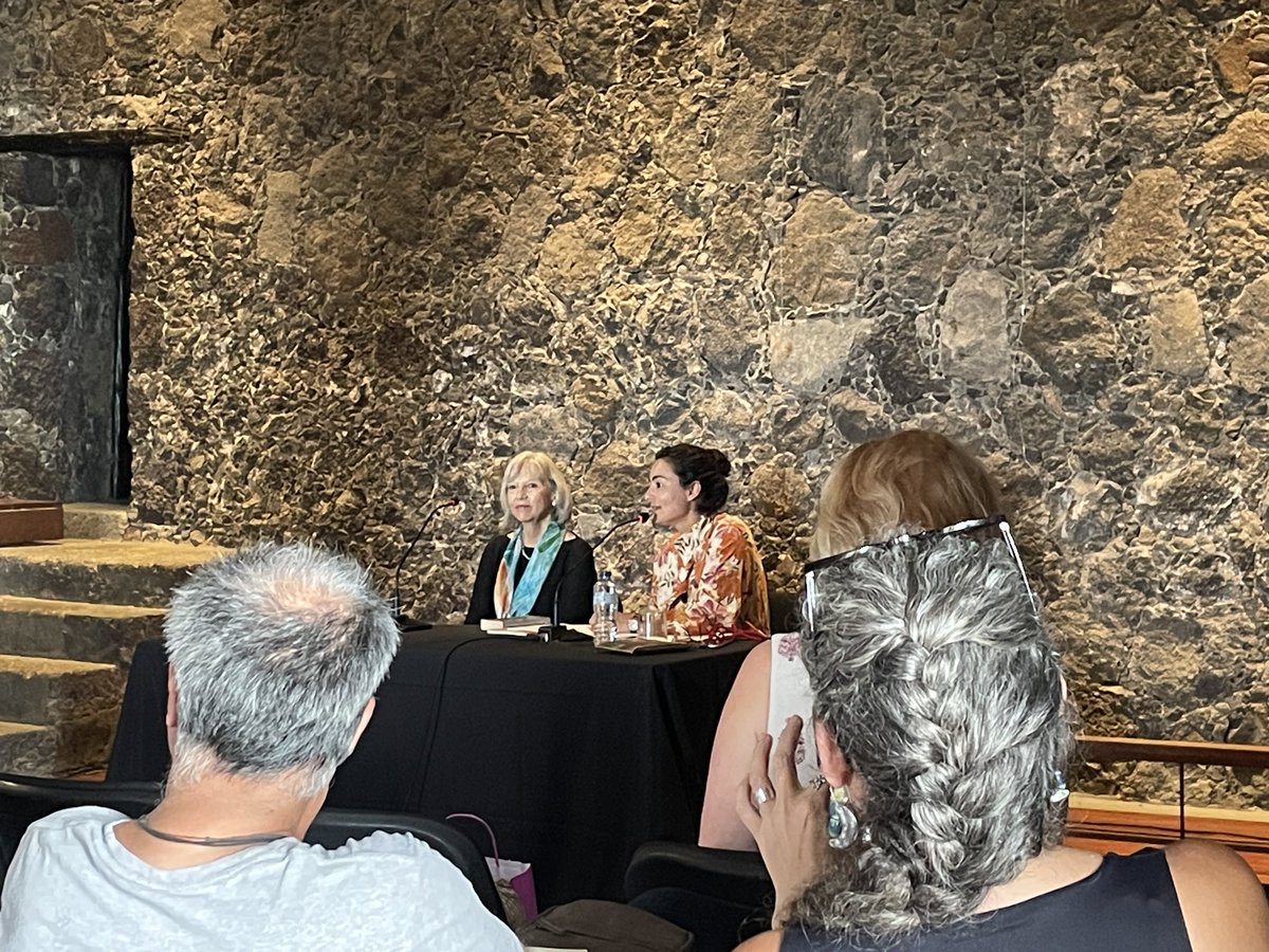 iluminacionEC's tweet photo. Hoy con Selma Ancira en el Castillo San Felipe del Puerto de la Cruz. “El traductor como autor”. https://t.co/8d71otYjZP
