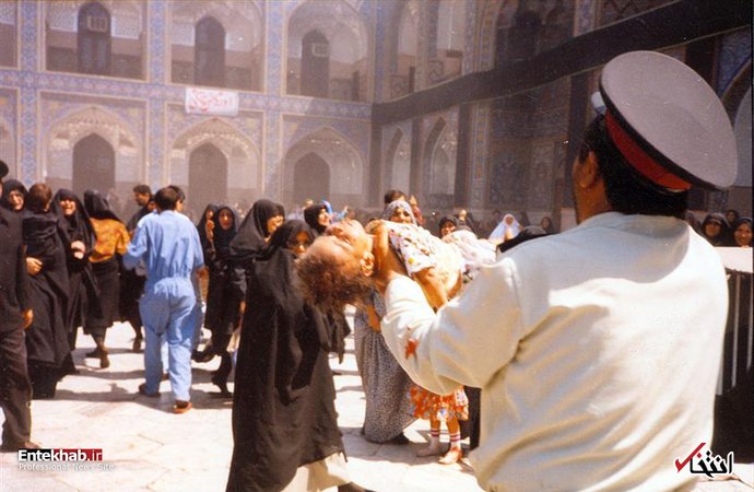 z_nazmfar's tweet photo. با شنیدن  نام #گروهک_منحوس تداعی میشه جنایتی که در حرم امام رضا (ع) اتفاق افتاد 
 زوار بی گناهی که در اثر بمب گذاری در حرم به شهادت رسیدند 

#روایت_جنایت https://t.co/1bjJ5x4wBO