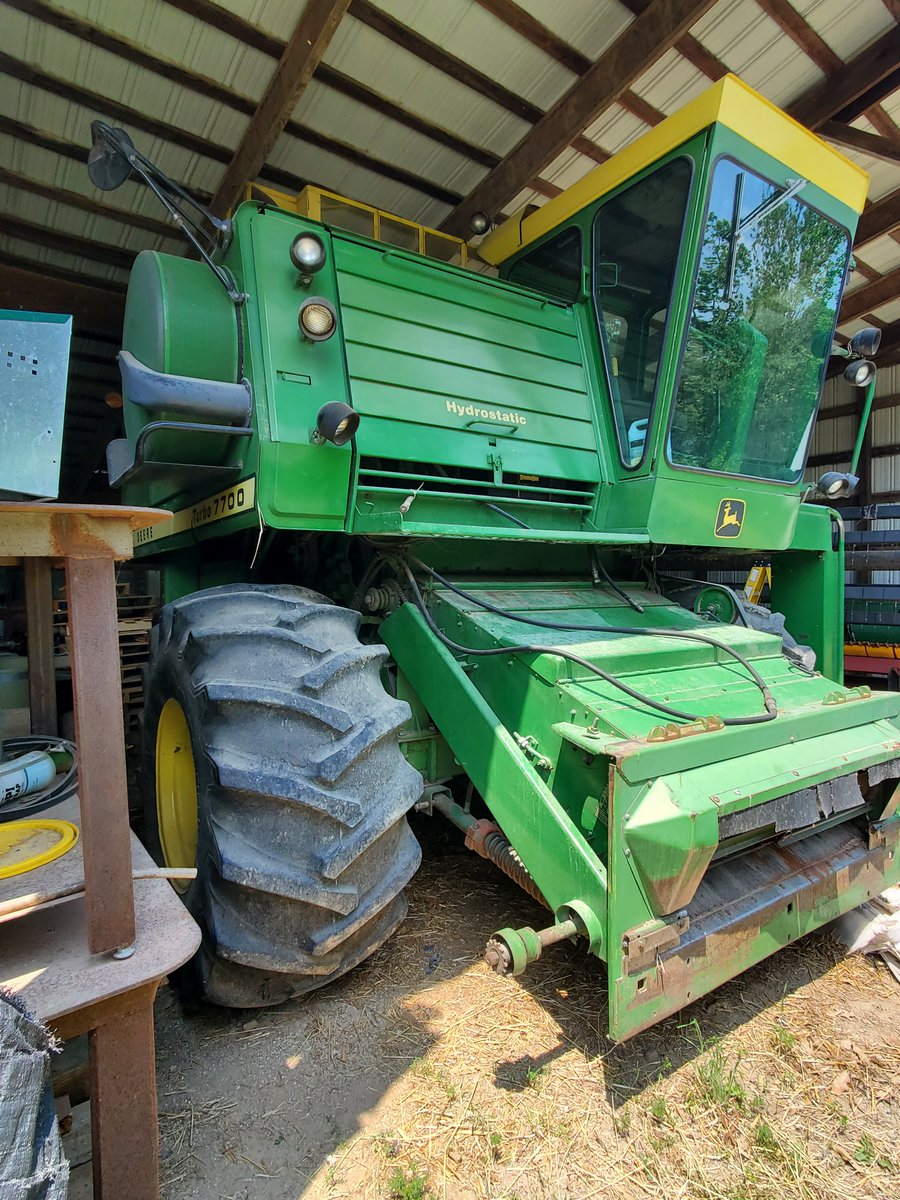 Lunch at my favorite place and now to work on the antique to make sure it's ready for wheat harvest. Lunch at the Covered Bridge might have been a mistake. Now I have nothing to look forward to today except busted knuckles and grease 😂