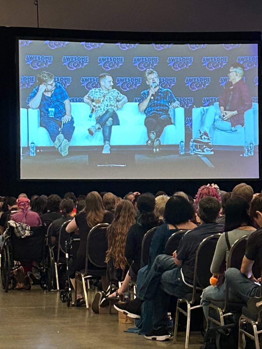 Nic2176's tweet image. Lord of the Rings 😍 #AwesomeCon #AwesomeCon2023