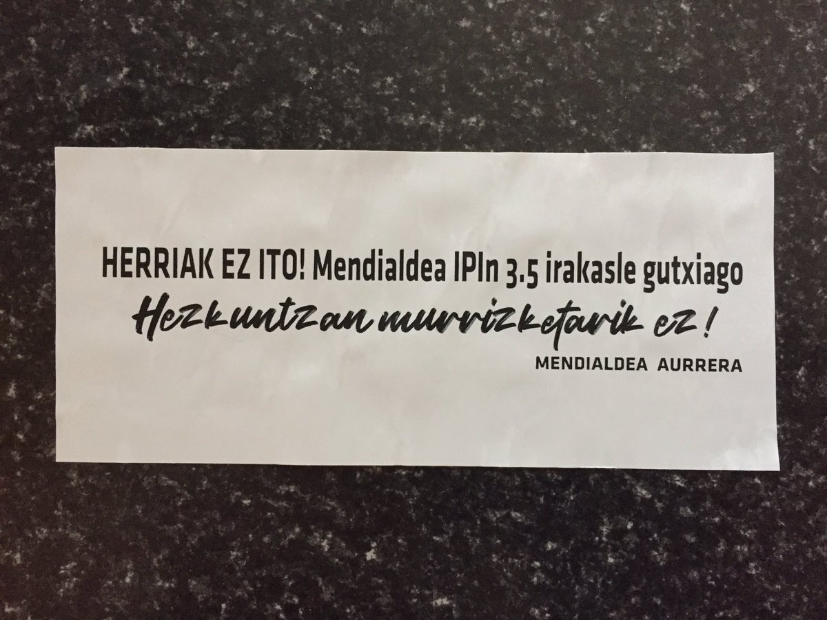 MendialdeaRadio's tweet photo. Landa eremuko eskualde baten kohesioa, elkarbizitza, oraina, garapena eta etorkizuna bertoko kalitatezko hezkuntza publiko bat mantentzean oinarritzen delako. 

#HerriakEZito #HezkuntzanMurrizketarikEZ #MendialdeaAurrera

@mendialdeaipige https://t.co/FgkNy60bbg