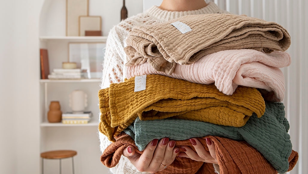 LiensLinnen's tweet image. Luchtig, aangename zachtheid en leuke kleuren... De Jazzy plaids hebben alles om je de cocooning én finishing touch te geven die je nodig hebt!

#lienslinnen #lienslinnenwinkel #essix #plaid #jazzy #slaapkamer #hydrofiel #styling #interior4all #interior123