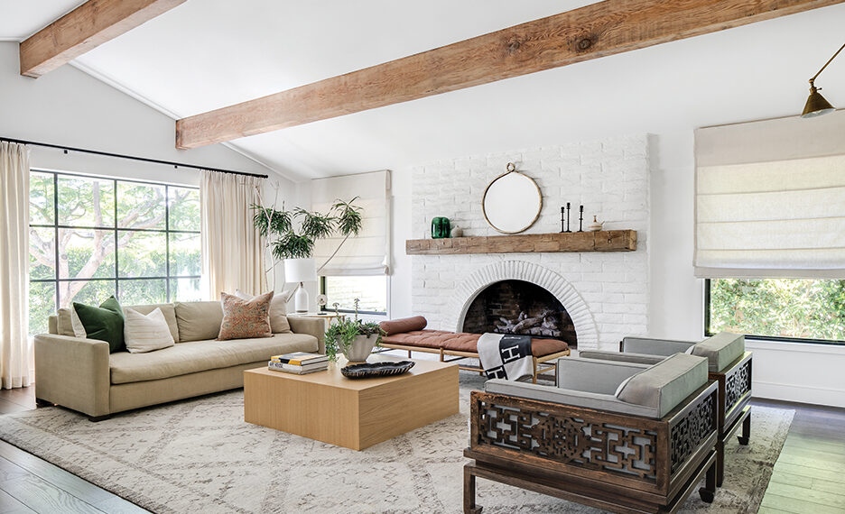 uniquehomeslux's tweet image. #NewBlogPost! Take interesting and obscure finds from galleries, combine them with mixed period pieces, and you have the key to creating a #unique home, according to Studio Gutow, an #interiordesignstudio in Laguna Beach, CA.

Read the full blog here: bit.ly/3qPgktL