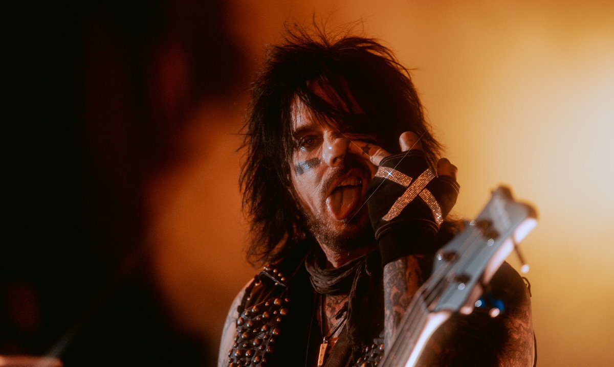 NikkiSixx's tweet photo. Thank you #Hellfest https://t.co/TtgYQJesv2