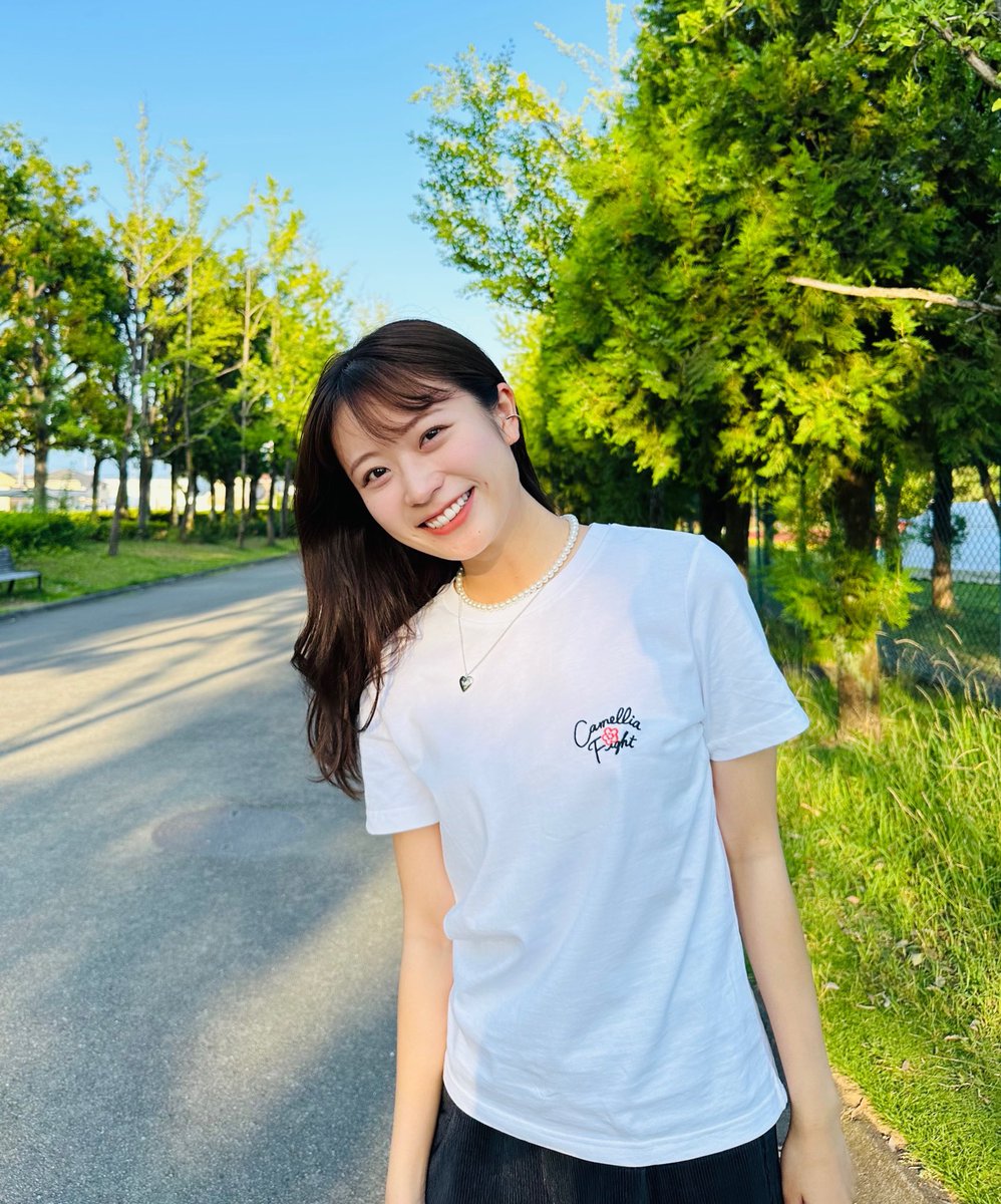 も♡ 無事ゲット💜💜 後ろにメンバーがいてかわいい🥰 これで絶対ライブ参戦