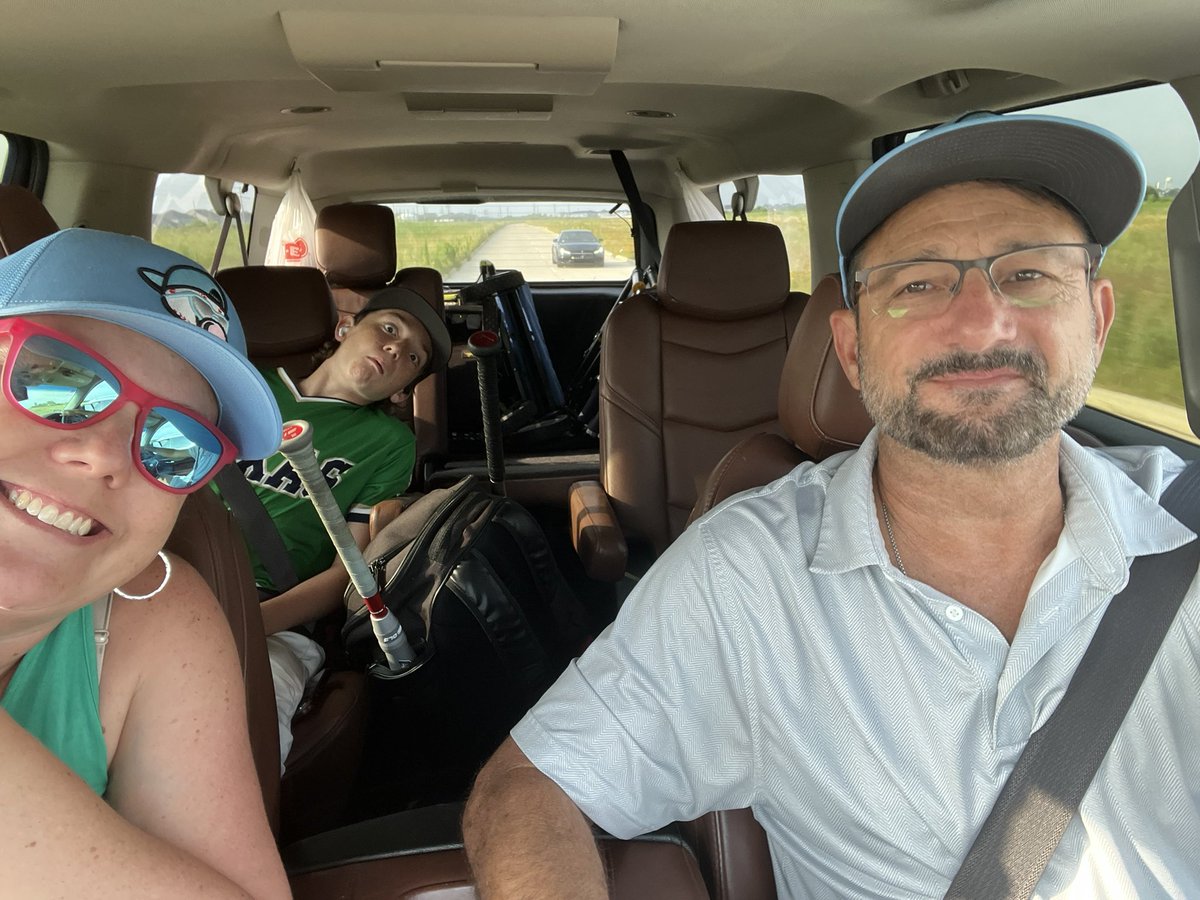 On our way to melt at a baseball game today. It’s the best way to spend time outside ! #acecubs23