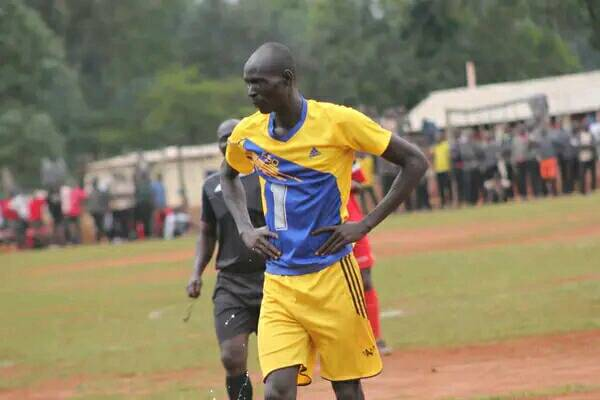 Weaver Bird Secondary School fielded this student in their game against St. Anthony's. Na bado wakalimwa 13.

#SchoolGames