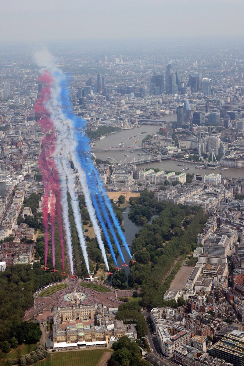 A new mixed formation - the #RedArrows join with an Envoy IV aircraft over #London for this afternoon’s spectacular #KingsBirthdayFlypast.