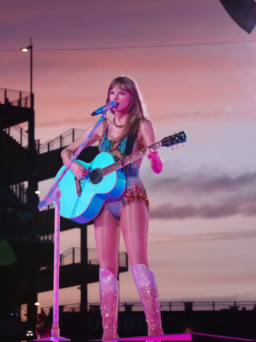 Taylor Swift Ecuador on Twitter "Las cuatro fechas de TheErasTourMexico son oficialmente SOLD