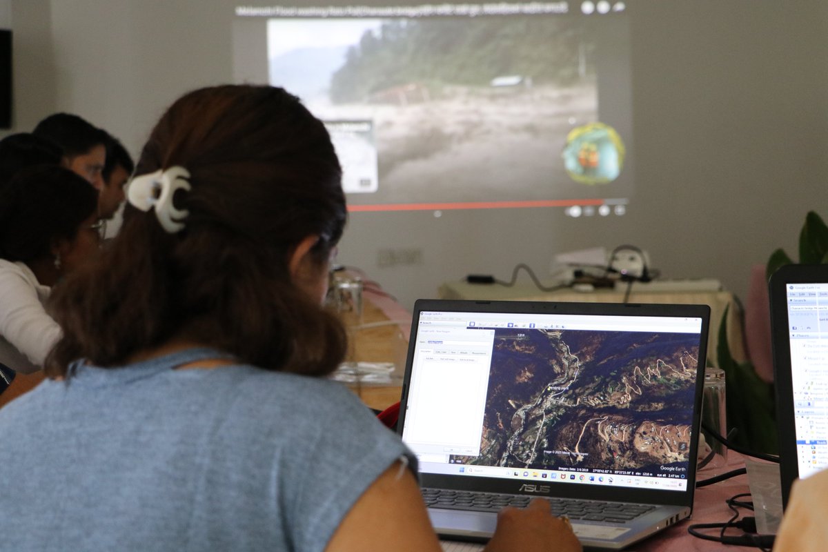 CDJNorg's tweet photo. @earthjournalism @RameshBhushal @DeepakAdk ๐Day 2 Update: Nepali journalists empowered with insights on climate change, forestry, GESI, drone imaging and mapping ๐ณ๐บ๏ธ๐
#ClimateChange #journalism #JournalismTraining #nepal https://t.co/YwbvXpXkZq