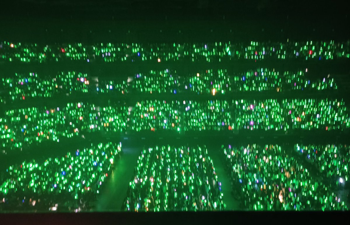 Lovemtw000's tweet photo. Green light sea for Win Metawin 💚
BrightWin in JP
#SBSconcerttourinJPD1 #winmetawin https://t.co/k1lU7dIlLL