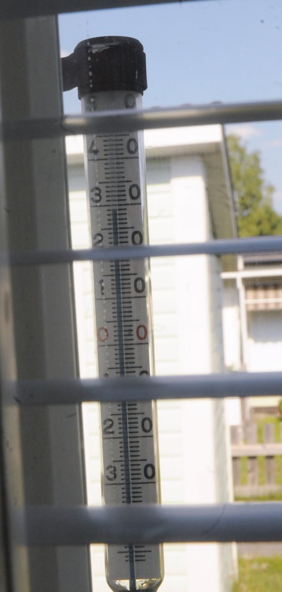 ttvehkalahti's tweet photo. Mahtaakohan +kolmekymppiä mennä rikki tänään. Pirkka grillitomateissa on hyvä #alumiinivuoka niin sitten kun vähän viileene voi siihen tehdä ihan mitä  uuniruoka tai #leivonaisen.  https://t.co/gIFRA4g5ft…/Simo…/Min%C3%A4-olen-paakari #Noormarkku #SimoSalminen #paakari https://t.co/7D4CIZ7bpj