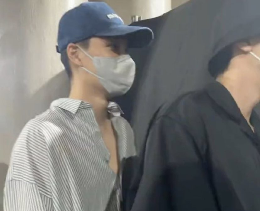 IT3OYKAI's tweet photo. jongin: "if i don’t see moonkyu for a day my mom would ask me "why are you not meeting him today, your wife will be upset" bc i meet him too often https://t.co/mpM35a93V8