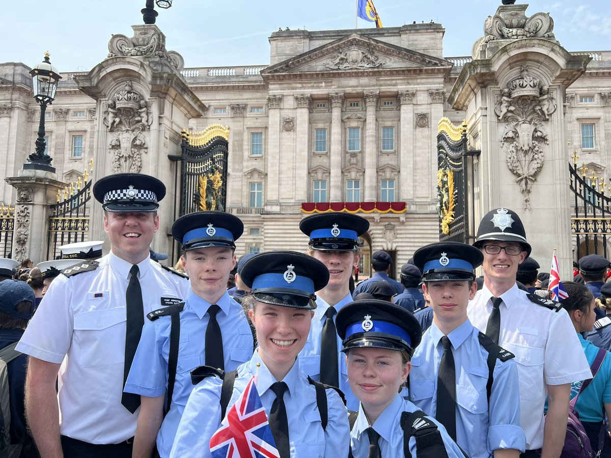 StAlbansVPC's tweet photo. @HFRSyouth @Fire_Cadets @HertsPolice @hertslieutenant We were delighted to join you! 🇬🇧 👑 https://t.co/6rZhMUJZM5
