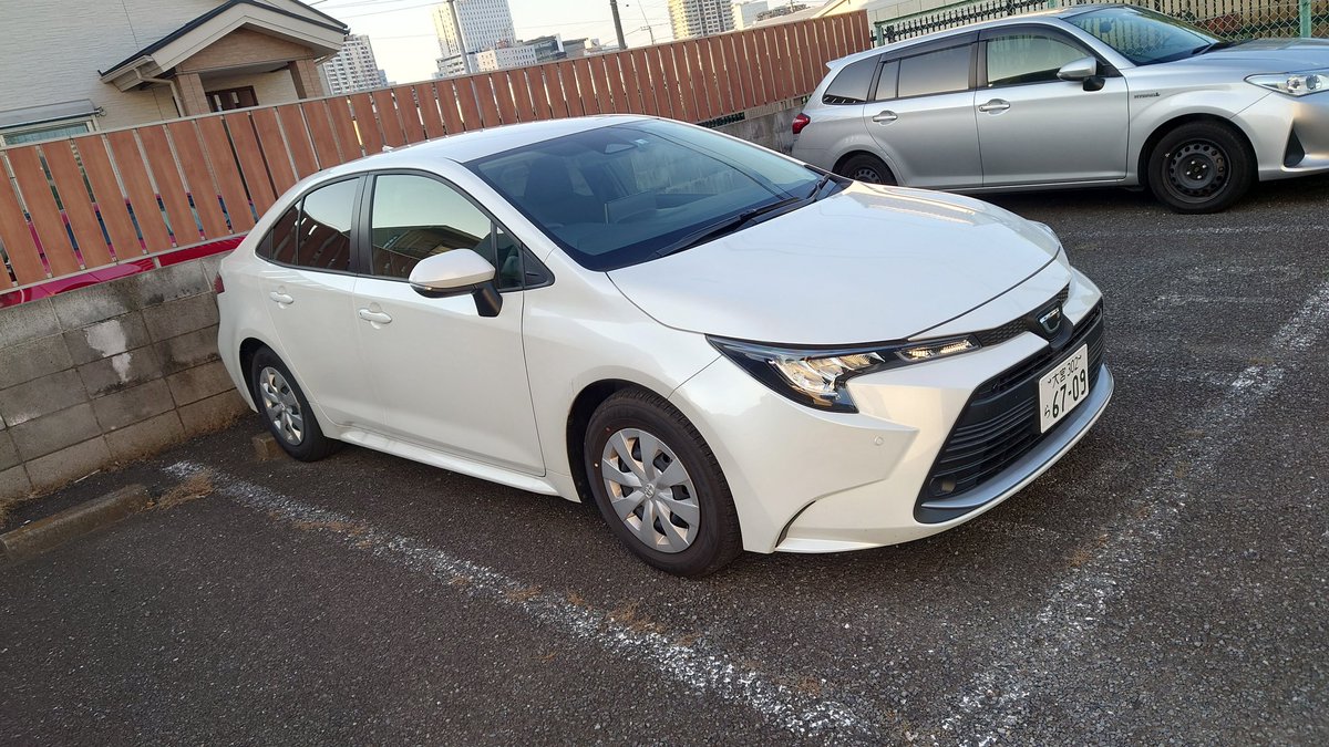tsaltezza's tweet photo. 一週間代車でカローラ借りたけどかっこいいし快適でよかったな
グーグルマップもディスプレイ表示させるとスマホ以上に使い勝手よかった
明日は新車の注文にディーラーにでもいくかな https://t.co/tbtQ7XxVBL