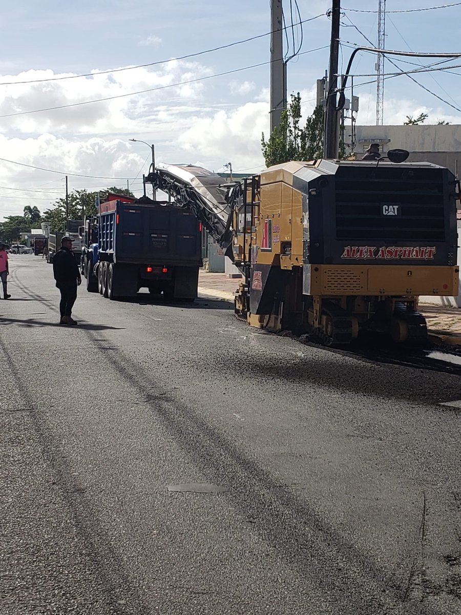 gabrielhr51's tweet photo. Comienzan los trabajos de escarificación de la Carretera Estatal PR-119 desde la Farmacia Yumac hasta la antigua Destilería Palo Viejo. Gracias a un acuerdo colaborativo con el Departamento de Obras Publicas Estatal @DTOP y el Municipio de #Camuy.
#ProyectoCallesSeguras https://t.co/qcYQEJ5znB