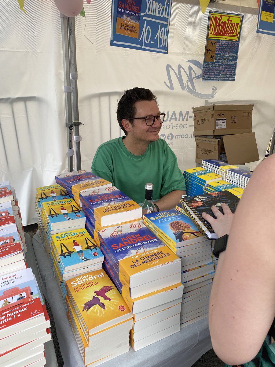 #Endirect du salon #LireDansLaBoucle avec la librairie La Griffe Noire (<a href="/lesdeblogueurs/">La Griffe Noire</a>) !