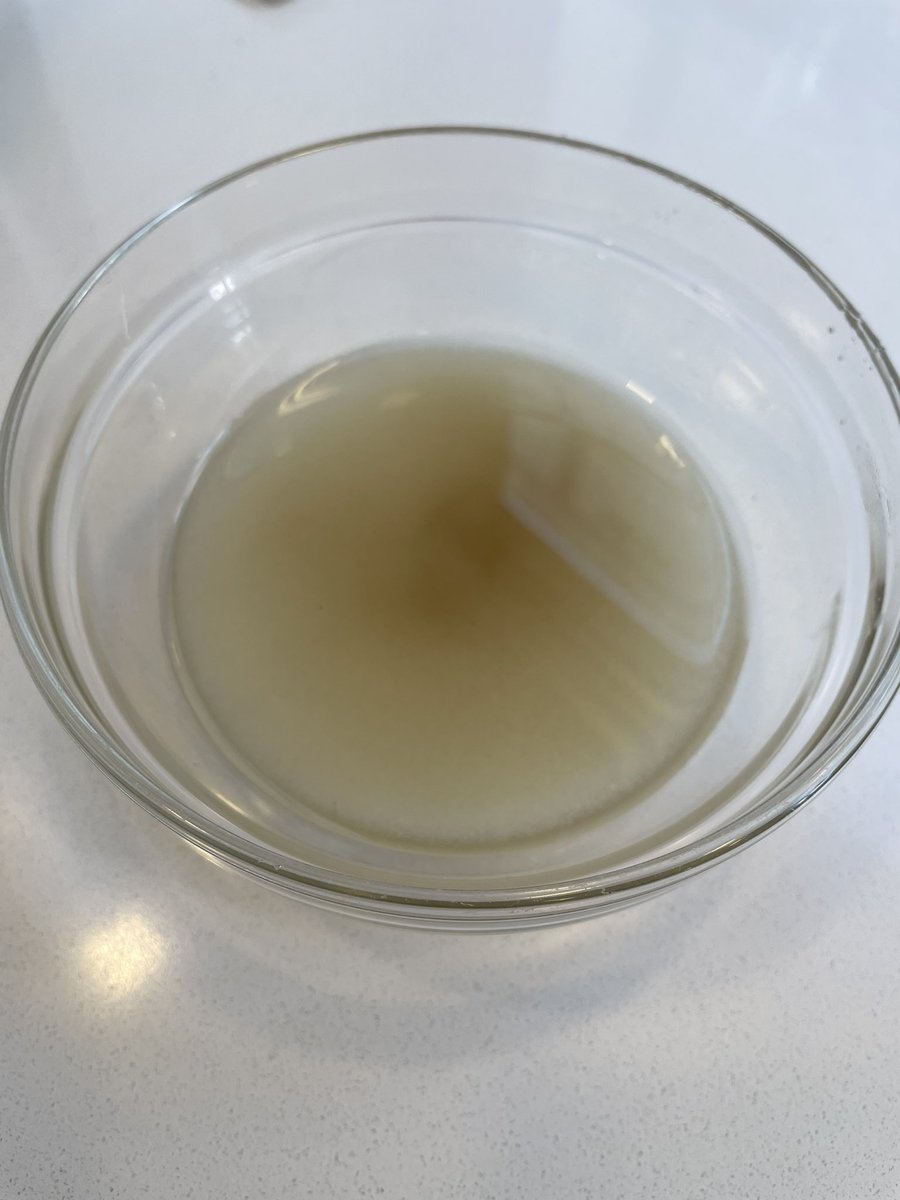 Estimado señor Ledesma:

Necesitamos que nos vuelva a proveeer azúcar, ya que lo que se consigue hoy en plaza no permite hacer un merengue ni siquiera parecido a blanco. Gracias!