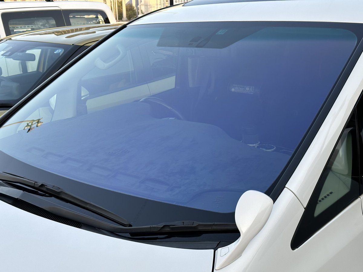ra6ken7000's tweet photo. PerfectGuardさんでフロント5面にファインゴースト87と前にスライドドアの運転席側を傷つけてしまったので右側を施行していただきました💡その後は八王子のスーパーオートバックスでナビを交換💡サイバーナビのAVIC-CL912II-DCにしました✨
#PerfectGuard
#ファインゴースト
#サイバーナビ https://t.co/vMRJziN5Jy