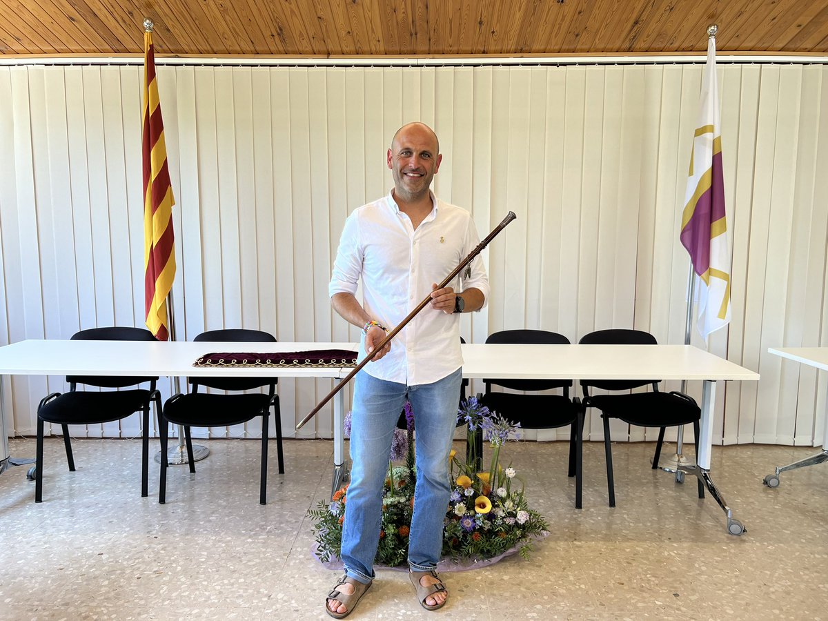 Avui hem adquirit el compromís de governar l <a href="/AjStVicencT/">Ajuntament SVT</a> els propers 4 anys.

❤️ I ho farem des del poble i pel poble, amb responsabilitat, treball i amor pel nostre municipi! 

✊ Visca Vila-seca, visca Borgonyà, visca Sant Vicenç i Visca el poble!!