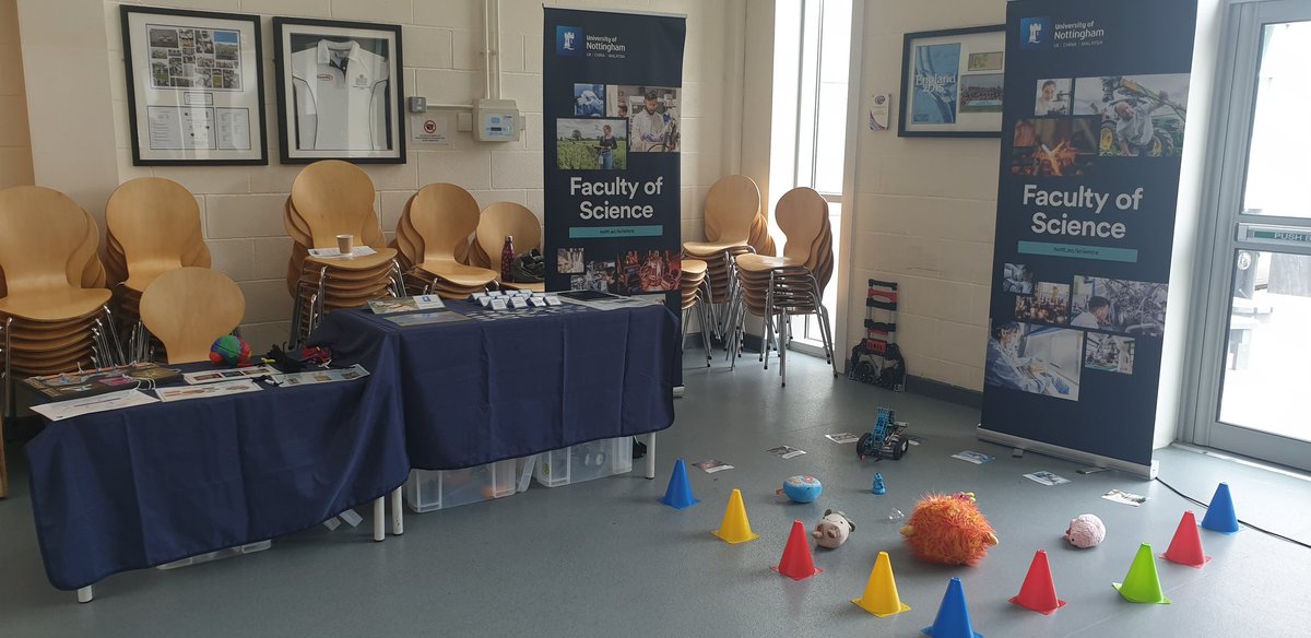 LauraRich95's tweet photo. @UoNScience stem outreach and @UoNNeuroscience collaboration! We explored the brain with pipecleaner neurones and a range of STEM careers using a robot 🤖 🧠 https://t.co/u8HtxnmR1J