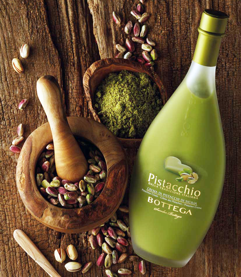 “Yemeyenin malını yerler…”
Türkiye dünyadaki antepfıstığının yüzde 12'sini üretirken İtalyanlar Sicilya’da yetişen bize göre bir avuç fıstıktan likör yaptılar.
Çok da güzel olan grappa'lı fıstık likörü, Türkiye'ye de ithal edildi...
degustasyon.net/bottega-pistac…