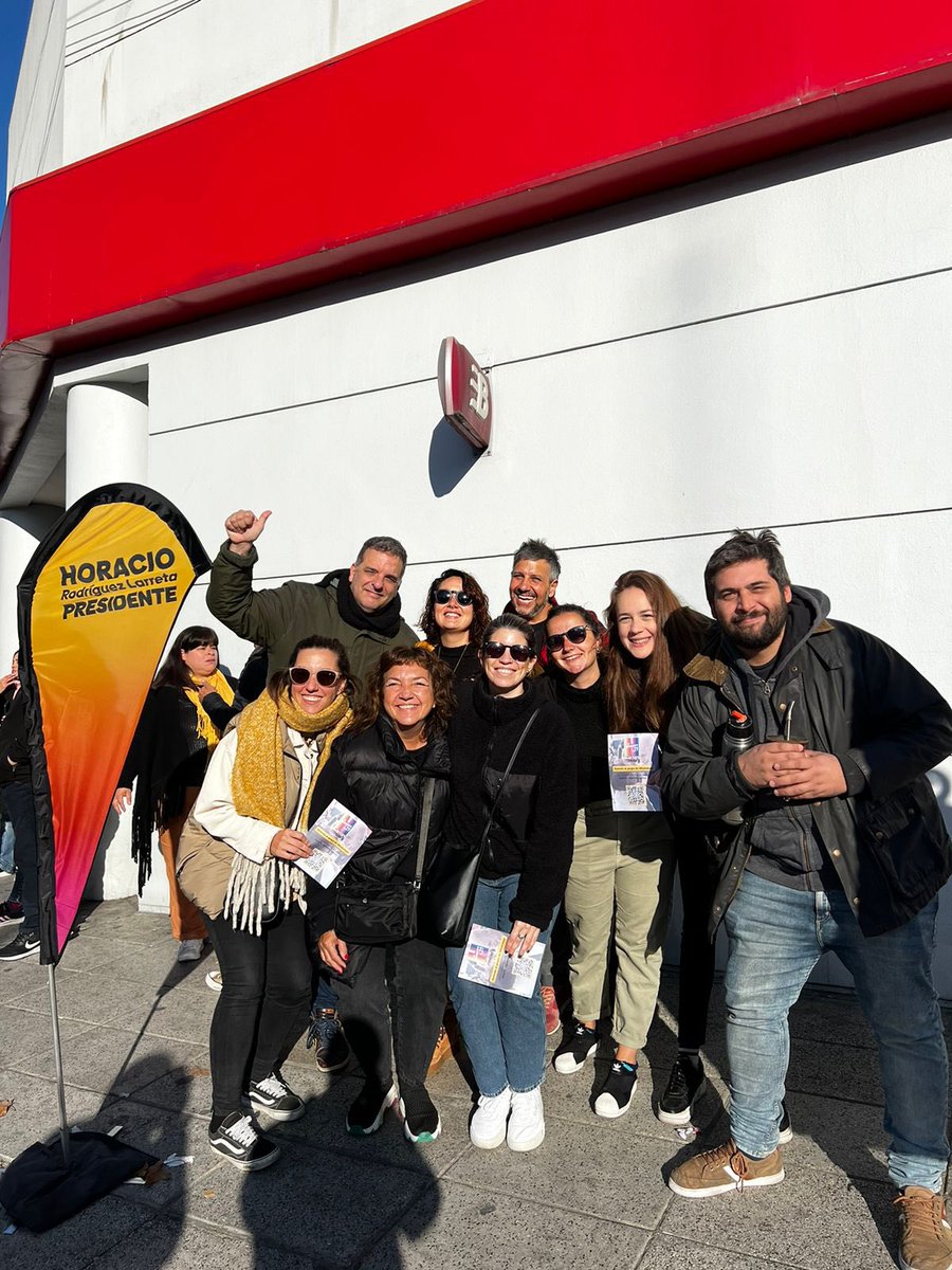 Belume's tweet photo. Hay equipo 💪 @horaciorlarreta 

#HagamosElCambioDeNuestrasVidas https://t.co/o48LtEp0hq