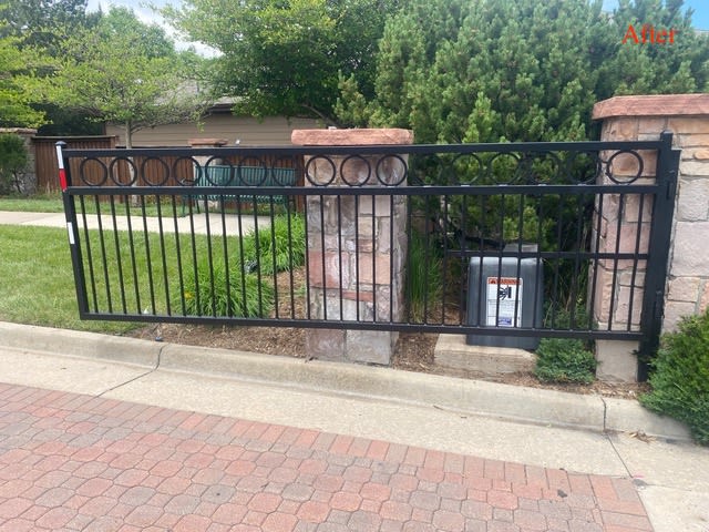 Look at these awesome before and after photos of this metal entry gate that Prep-Rite did!

#Entry #Metalpainting #repairs #metalgate #Preprite #Prepritecoatings #PRC