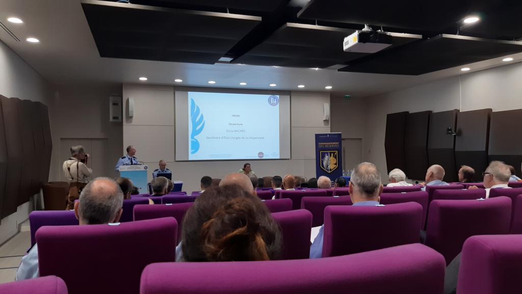 Cadets37's tweet photo. #CadetsGN | 👥 2e séminaire des ACGN 🧢, réunies à la #DGGN sous l'impulsion du @reserves_gend.

Des échanges 💬 entre la délégation @Cadets37, la secrétaire d'État @SoniaBackes, le GDI Didier Fortin et les autres ACGN ont su rythmer cette rencontre.

#10000Jeunes https://t.co/gfXXaMuSzj