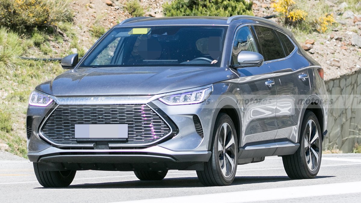 motorpuntoes's tweet photo. #Coches | ¿Traerá BYD a Europa coches de gasolina? Te contamos qué hace la marca probando un Song Plus por carreteras europeas
https://t.co/Zzgmjqblto
@BYD_Europe @BYDCompany #BYD #BYDSongPlus #SUV #CochesHíbridos #PHEV #FotosEspía https://t.co/4JnTH7Ze5T