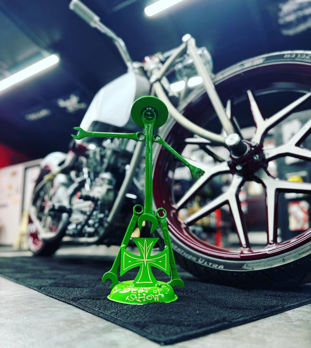 Trying to figure out which one is cooler, the bike or the Trophy. The custom-painted GT3 wheel is definitely sharp looking.

#smtwheels #ridewiththebest #topshelf #motorcycle #custom #showquality #trackperformance