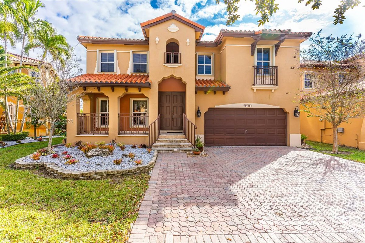 #Miami
💵 $ 817,500
🏠  4 Beds / 3  Baths
📐 2,997 Sq.Ft.
.

Great 4beds/3baths.Listing Courtesy of Lifestyle International Realty

.Reach out for more information 
📲 786-613-3823

.
#MiamiRealtor #MiamiRealEstate #listingagent #luxurylistings.
buff.ly/3P4XGbo