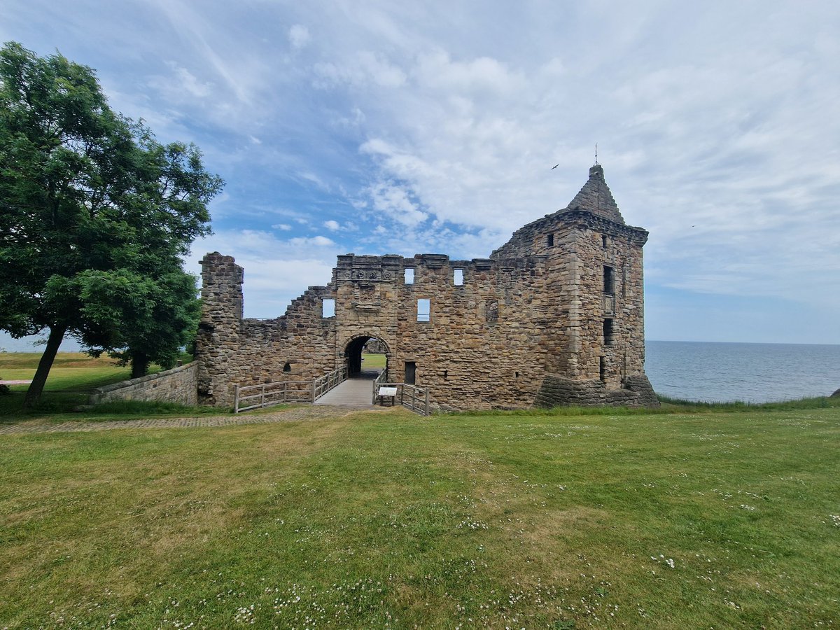 Birthday celebrations starting with a castle visit obvs. 😊 <a href="/HistEnvScot/">Historic Environment Scotland</a>