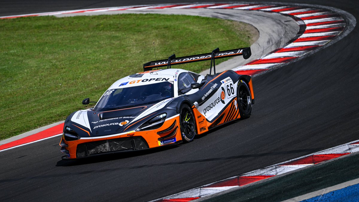 🏁 A solid #GTopen Race 1 is done in Hungary;  Lewis & Stewart coming home P10 in Pro-Am aboard the Prosource McLaren.

📸 @FotoSpeedy