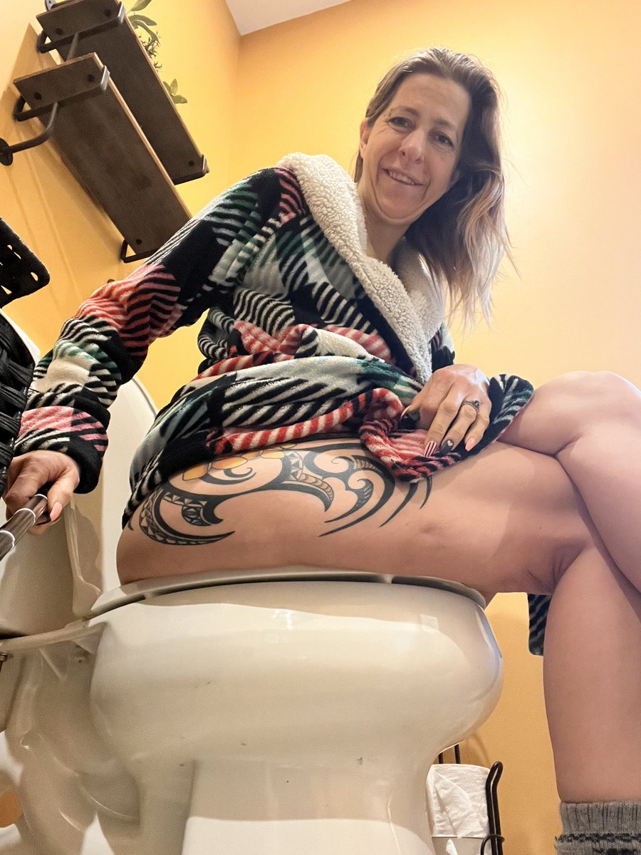 LongToeSally's tweet photo. That moment when you sit on the toilet and have a loud fart and you think, Well Damn, that was a wasted fart because the camera wasn’t on 🤦‍♀️.  #farts #gassy https://t.co/seR1KEFFnU