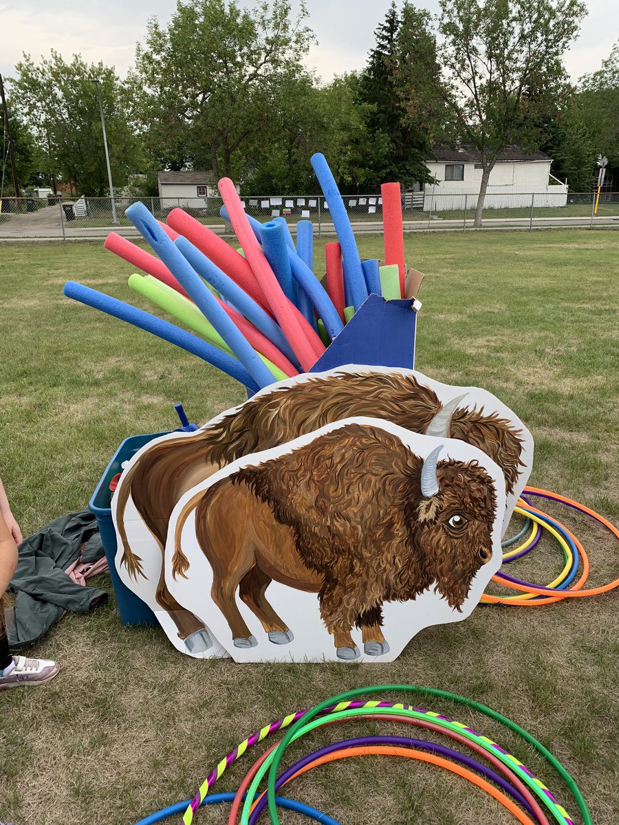 Toews88's tweet photo. Prince Charles School celebrated Awasis Day through Ceremony, Music, Dance and Art! @PrCharlesSchool @EPSBNews https://t.co/sfT8gMsb8b