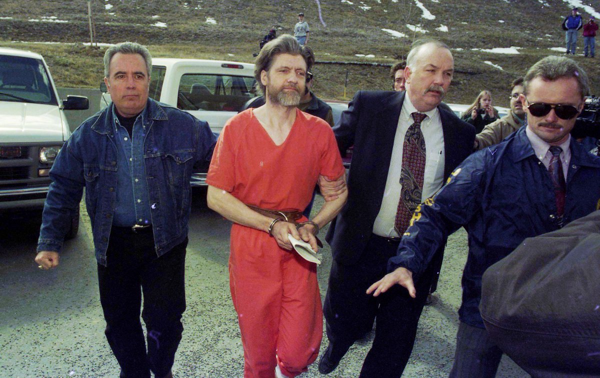🛑ثريد جديد قبل أيام، حصل تحديث هام يخص أغلى وأطول قضية تحقيق في تاريخ الـFBI المتورط في هذي القضية، شخص عبقري، تنبأ بالذكاء الاصطناعي والشكل العصري للحياة، وأمور اخرى ستكون سبب في سقوط البشرية حسب توقعاته 🛑ثريد جديد قبل أيام، حصل تحديث هام يخص أغلى وأطول قضية تحقيق في تاريخ الـFBI المتورط في هذي القضية، شخص عبقري، تنبأ بالذكاء الاصطناعي والشكل العصري للحياة، وأمور اخرى ستكون سبب في سقوط البشرية حسب توقعاته
