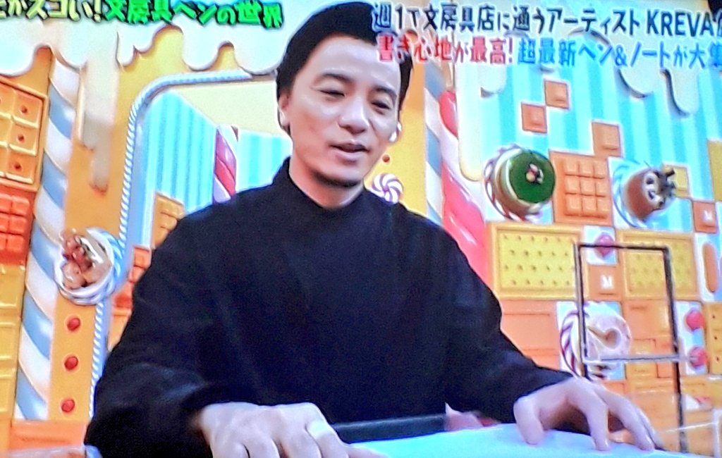200024c's tweet photo. 指にテープしてる人、何人目かな？🙄
#真っ黒さん https://t.co/x0MnWCjPn0