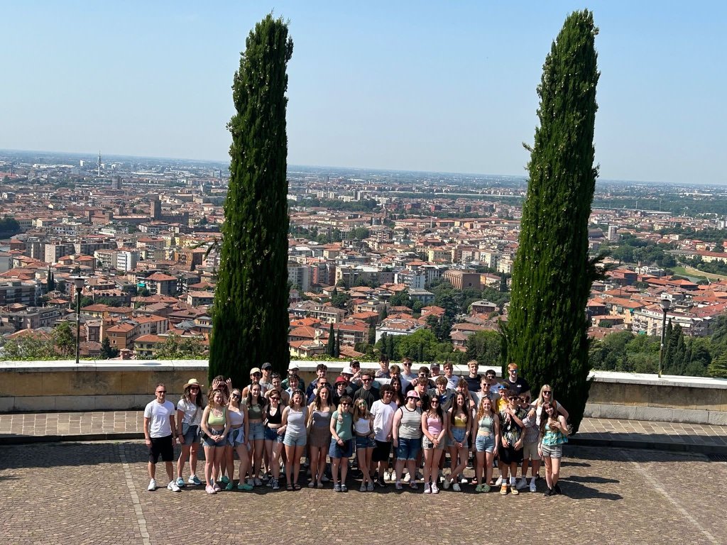 A beautiful view over Verona to start our morning. #Garda23 #SupremeTours