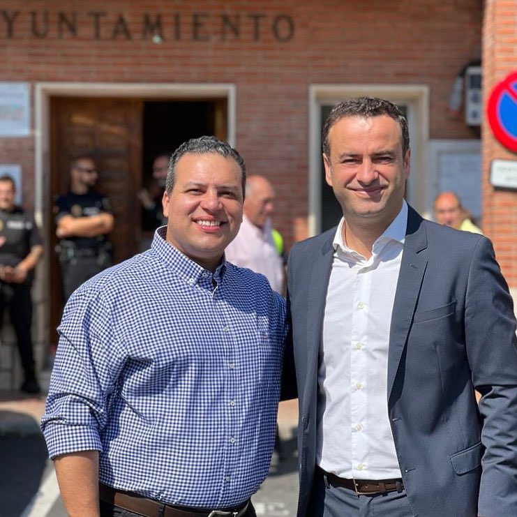 gustavoeustache's tweet photo. Enhorabuena a @FLealGonzalez y @joseteblanco, alcaldes de Campo Real y Torres de la Alameda. Compartir el día de su elección ha sido emocionante. 

Les deseo todo el éxito en esta nueva legislatura. 

Los vecinos están en las mejores manos. https://t.co/v9Fsr7Yug4