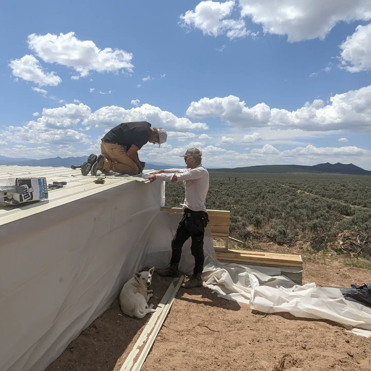 ChadRiden's tweet photo. I stopped by @arielbui's Earthship-inspired build just to check in. I hate that I haven't been more help this round but I've been in too much pain to really do anything. They've made a ton of progress. 
~more photos on Instagram: 
https://t.co/DWIt41zOYT https://t.co/KGiqEZqm5H