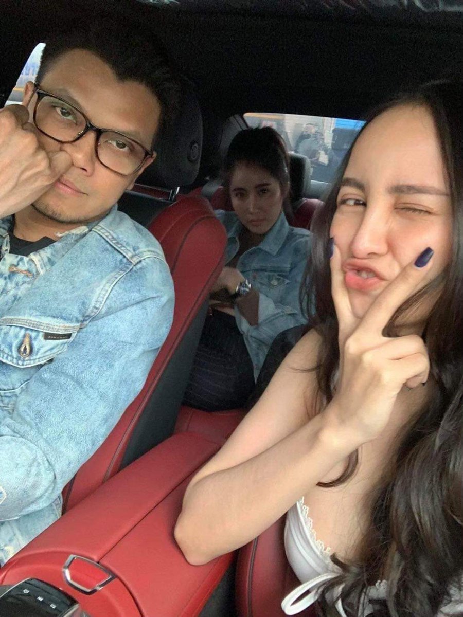 ที่นางพยายามอยากจะเปิด ก็เปิดรูปคู่ไปเลยสิคะ ชัดเจน!! (มีคนฝากมาอีกทีค่ะ) #หนุ่มกะลา