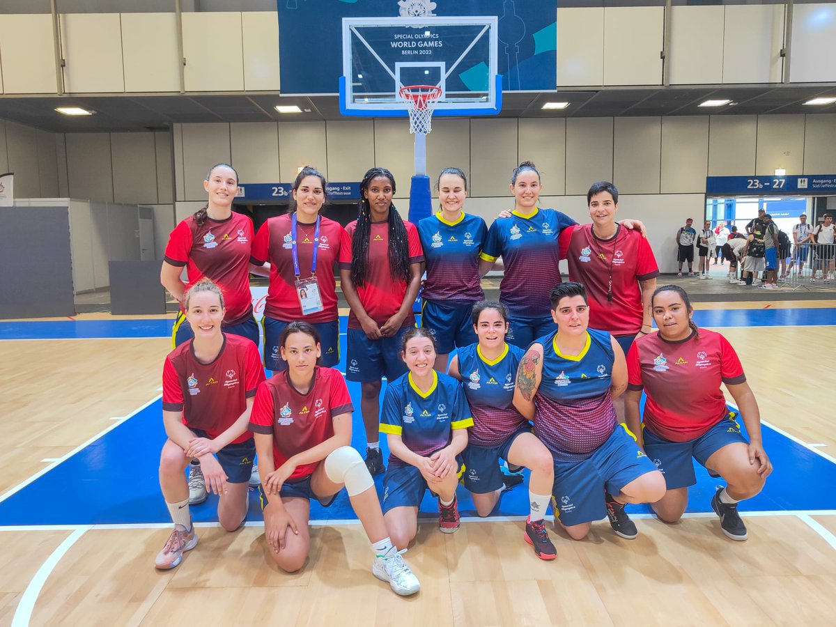 Primer entreno. SO Berlín 2023. Reunirse es un comienzo, permanecer juntas es un progreso y trabajar juntas constituye el éxito.
A por todas💪🏻🏀