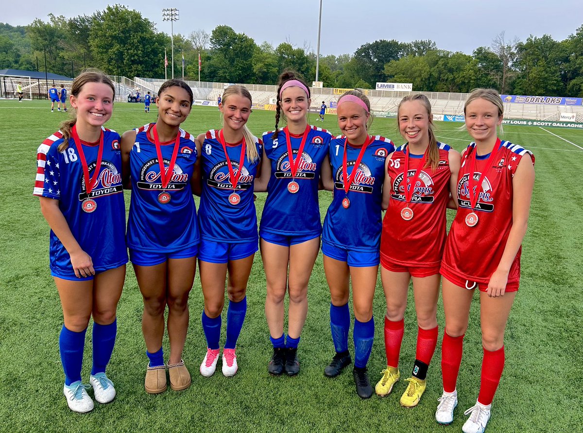 So fun to see 7 of our players in the MAC Senior All-Star game last night!

Congrats on a great high school season