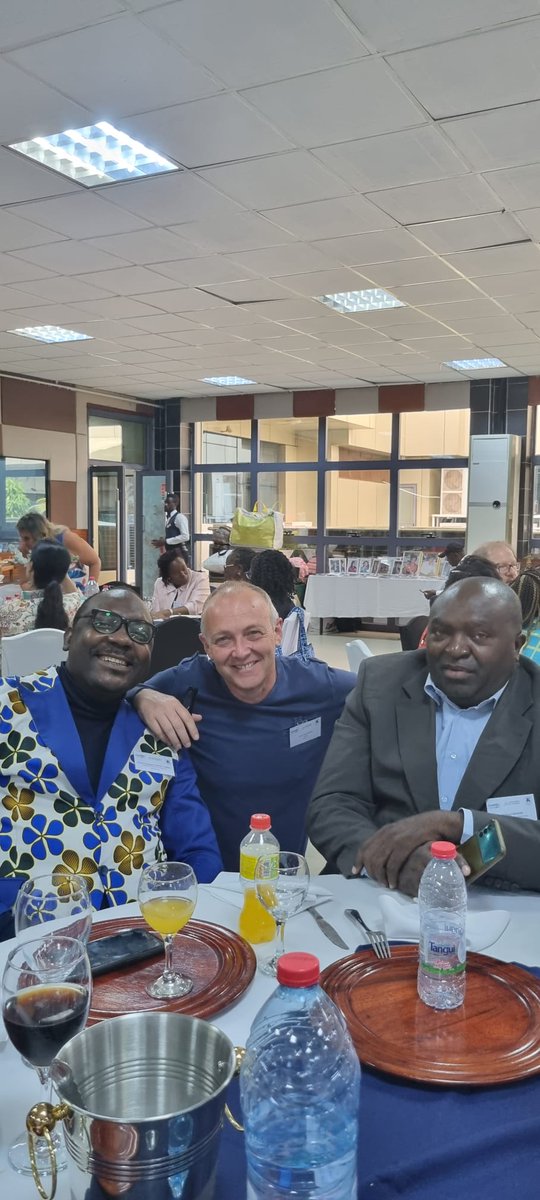 cedbcam_ri's tweet photo. Our General Director @CarrelFounou was honoured to be among the participants to this important meeting. Dr @CarrelFounou is the 2021 #YoungInvestigator of the @MerieuxFdn in Cameroon. https://t.co/yHYqik1S2p