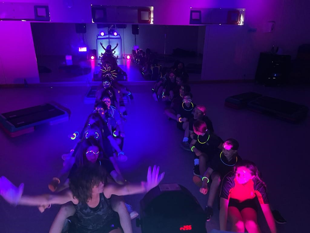 West Wilts SGO (@wwsgo) on Twitter photo A massive well done to all the Y7 Girls from <a href="/ClarendonAcad/">The Clarendon Academy</a> <a href="/TheJohnofGaunt2/">The John of Gaunt School</a> <a href="/kingdownschool/">Kingdown School</a> <a href="/StAugustinesCC/">St Augustine's Catholic College</a> taking part in this years This Girl Can Festival @WiltsSport <a href="/Apple_Supply/">Apple A Day Supply</a>
A big thank you <a href="/the_dance_lady/">Caroline</a> @PHSport and the Y10 leaders <a href="/PekingSport/">Kingdown PE & Sport</a> #Oopsupsideyourhead A massive well done to all the Y7 Girls from <a href="/ClarendonAcad/">The Clarendon Academy</a> <a href="/TheJohnofGaunt2/">The John of Gaunt School</a> <a href="/kingdownschool/">Kingdown School</a> <a href="/StAugustinesCC/">St Augustine's Catholic College</a> taking part in this years This Girl Can Festival @WiltsSport <a href="/Apple_Supply/">Apple A Day Supply</a>
A big thank you <a href="/the_dance_lady/">Caroline</a> @PHSport and the Y10 leaders <a href="/PekingSport/">Kingdown PE & Sport</a> #Oopsupsideyourhead