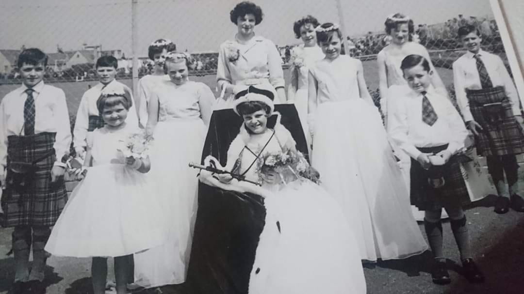 mcmillwynd's tweet photo. Consort in 1963 at Macmerry Gala Day …  fond  memories.  I’m  on  lhs of  this  photo. https://t.co/6rBoHsf7Xk