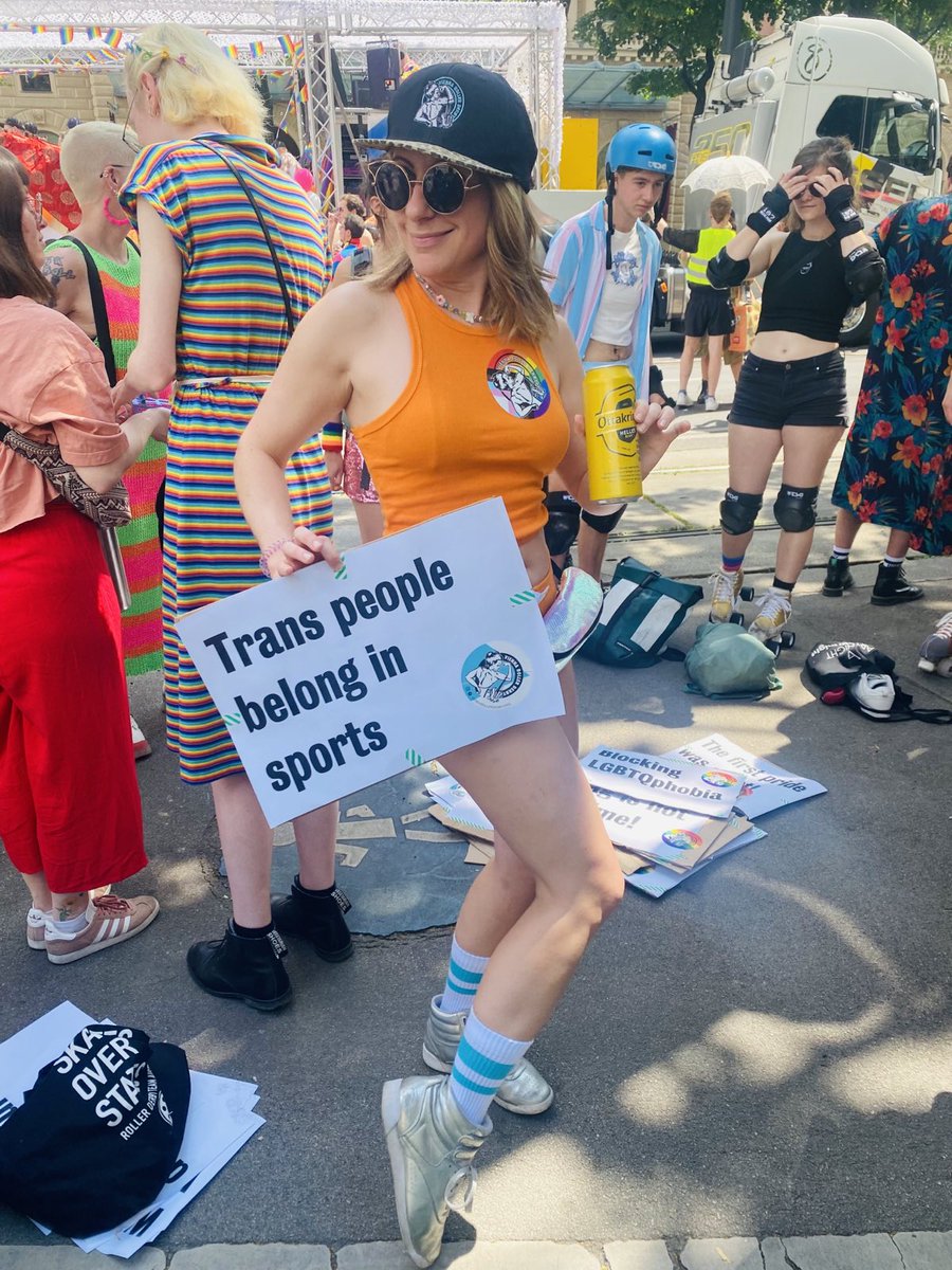 fairplayVIDC's tweet photo. We need #pride every day. Human Rights for all 🏳️🌈✊🏽#ViennaPride #FfgH #Fussballfans #GegenHomophobie @ViennaPride https://t.co/U66pJQMGZE