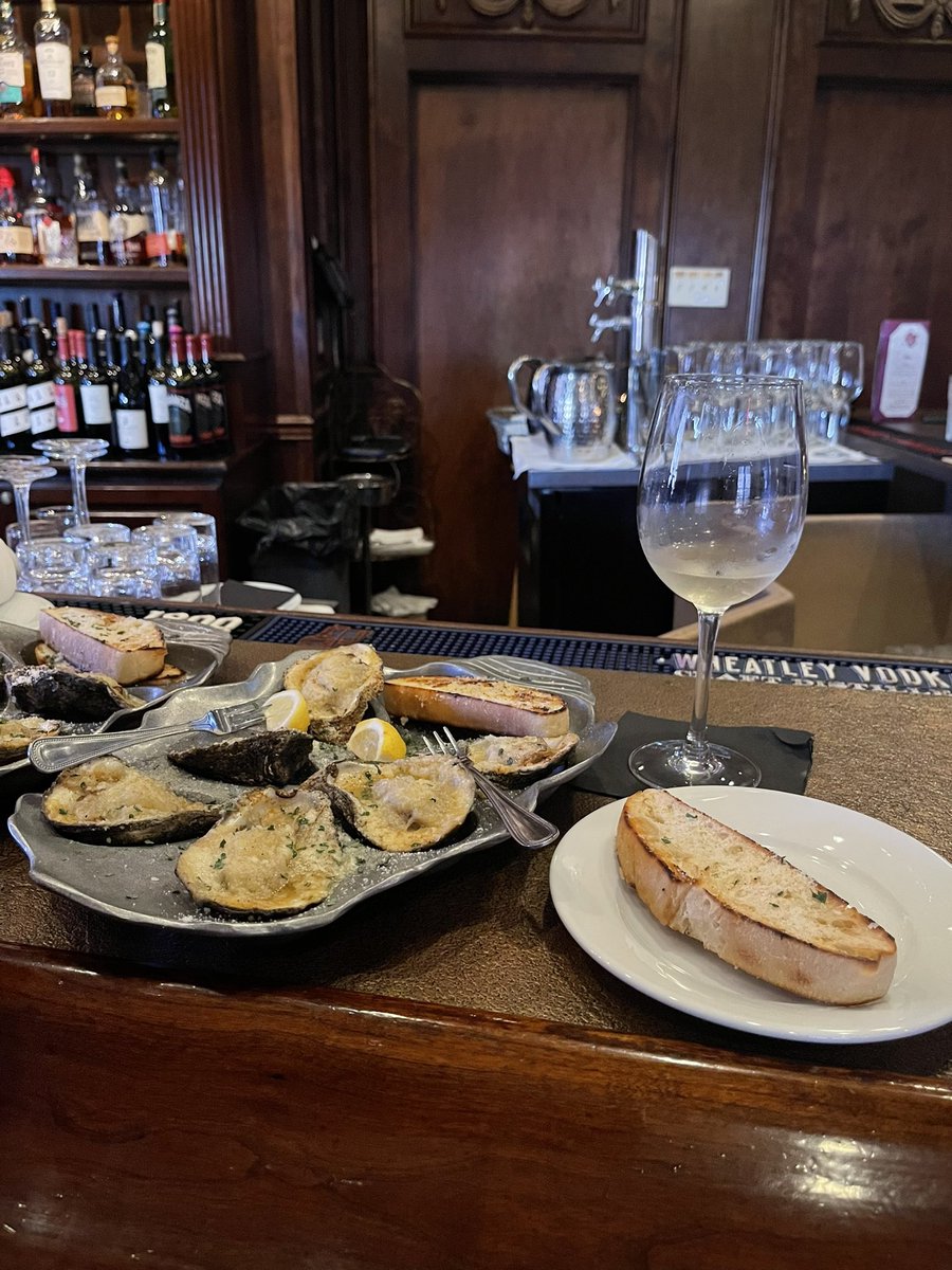 cgstohl's tweet photo. Red Maple has the best chargrilled oysters. #HappiestHour https://t.co/GI9hgxKR7j