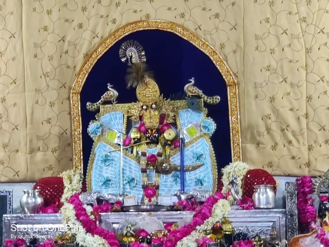 HarshNigam2's tweet photo. दोहा:
यातयामं गतरसं पूति पर्युषितं च यत्‌।
उच्छिष्टमपि चामेध्यं भोजनं तामसप्रियम्‌৷৷
भावार्थ:
जो भोजन अधपका, रसरहित, दुर्गन्धयुक्त एवं बासी और उच्छिष्ट है तथा जो अपवित्र भी है, वह भोजन तामस पुरुष को प्रिय होता है।
श्रीमद्भगवद्गीता
अध्याय 17
श्लोक 10 https://t.co/F4OHcY0MKk